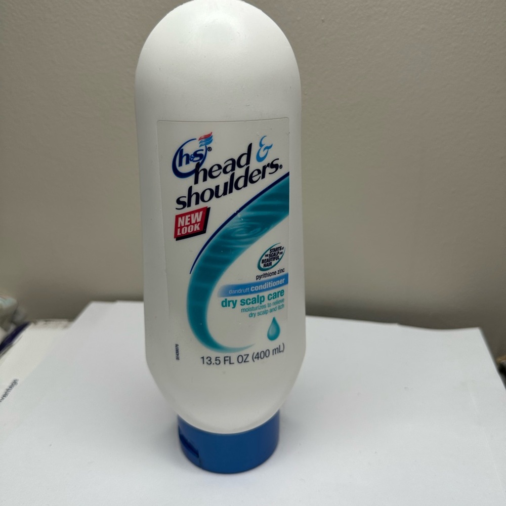 Head & Shoulders Head & ShouldersDry Scalp Care exp 2003 vintage